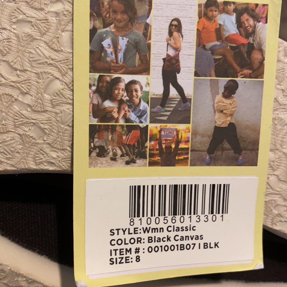 Tom’s classic black canvas sneakers - Picture 2 of 4